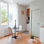 Апартаменты L'ecrin Du Chateau Sejour A 2, Etudes, Professionnels A Calme Face Au Chateau Linge Et Wifi Inclus Кан