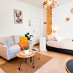 L'ecrin Du Château à 2, études, Professionnels à Calme Face Au Château Linge Et Wifi Inclus * Caen