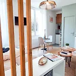 L'ecrin Du Château à 2, études, Professionnels à Calme Face Au Château Linge Et Wifi Inclus Apartamento