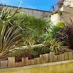 L'ecrin Du Château à 2, études, Professionnels à Calme Face Au Château Linge Et Wifi Inclus Caen