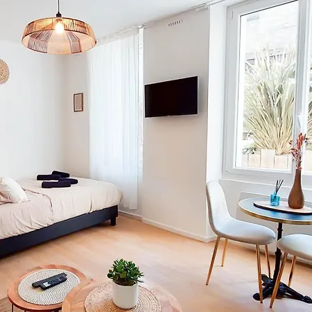 L'ecrin Du Chateau Sejour A 2, Etudes, Professionnels A Calme Face Au Chateau Linge Et Wifi Inclus Apartmán *