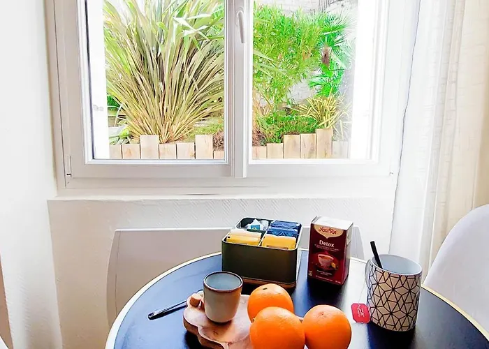 Appartamento L'ecrin Du Château à 2, études, Professionnels à Calme Face Au Château Linge Et Wifi Inclus Caen