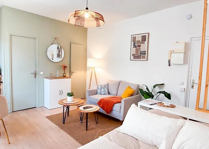 L'ecrin Du Chateau Sejour A 2, Etudes, Professionnels A Calme Face Au Chateau Linge Et Wifi Inclus Apartmán *