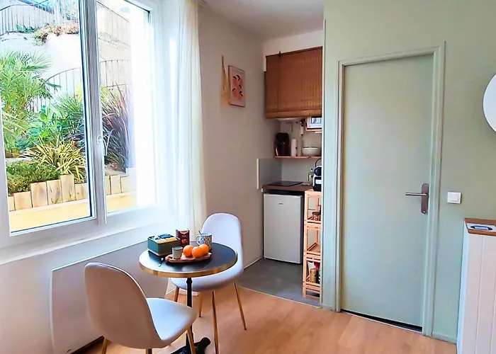 L'ecrin Du Chateau Sejour A 2, Etudes, Professionnels A Calme Face Au Chateau Linge Et Wifi Inclus Apartmán *